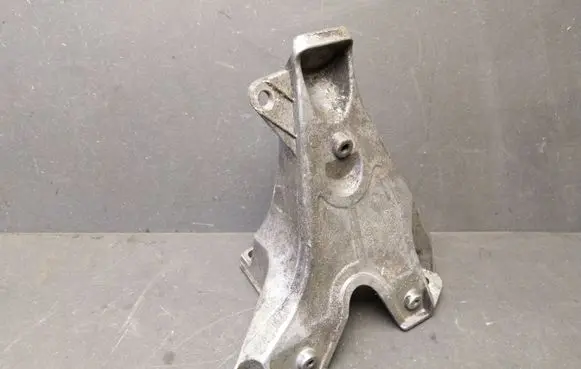 Audi A4 S4 B6 8E 8H Engine mounting bracket 8E0199308D