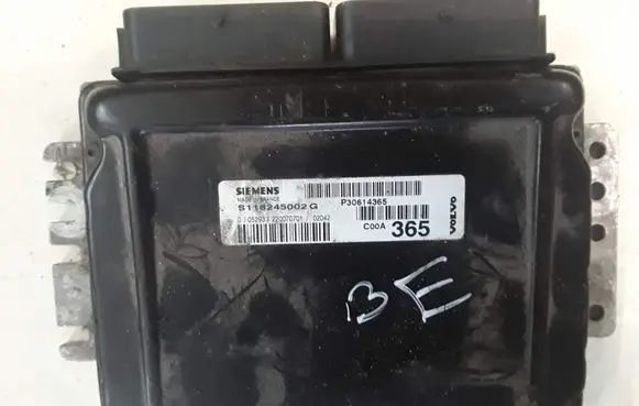 Volvo S40, V40 Engine control unit/module S115245002G 30614365 P30614365