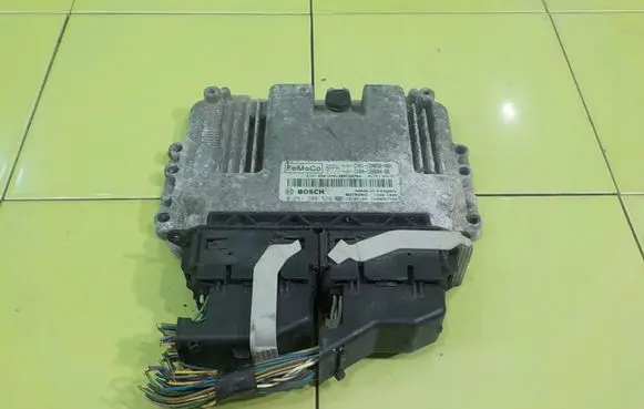Ford Focus Engine control unit/module CV6112A650ABH