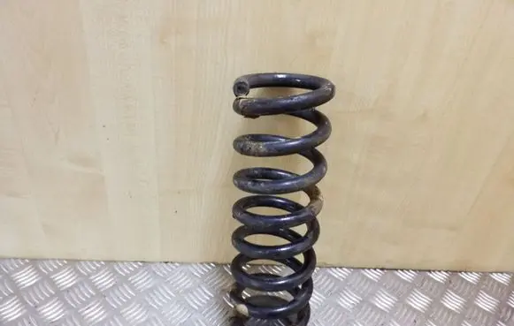 Nissan Navara D40 Front coil spring