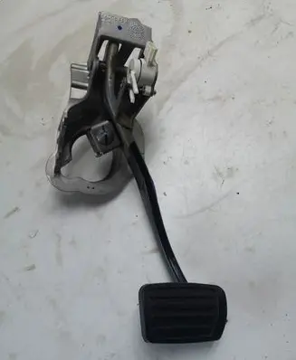 Chevrolet Camaro Brake pedal 84524406