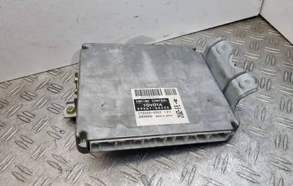 Toyota Land Cruiser (J100) Engine control unit/module 896616A240 2750004052 2UZFE