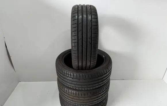 Volkswagen Golf VII R18 C summer tire 