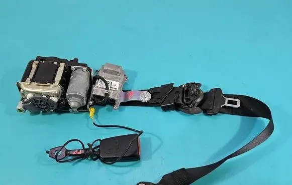 Mercedes-Benz C W204 Front seatbelt 615275000 IMPRK1584761