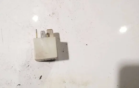 Audi A6 S6 C6 4F Other relay 8D0951253