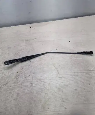 Mercedes-Benz B W245 Front wiper blade arm A1698200140