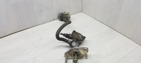 Honda FR-V Clutch master cylinder