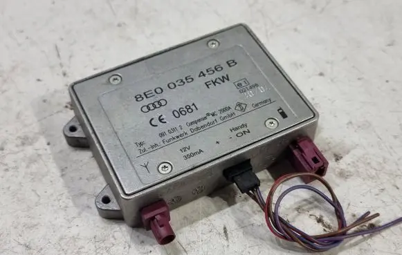 Audi A6 S6 C5 4B Antenna control unit 8E0035456B
