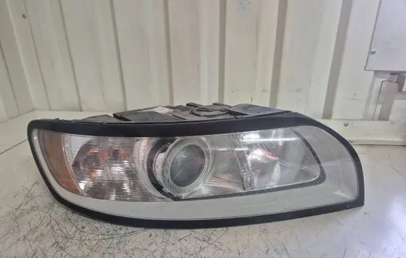 Volvo V50 Headlight/headlamp 31265695 0301237202