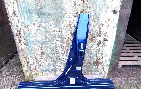 Nissan Leaf II (ZE1) Pillar (middle) G65703NFMA