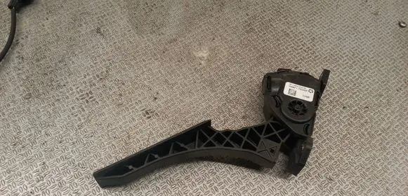 Chrysler Pacifica Accelerator throttle pedal 04861750AB