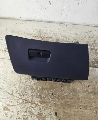 BMW 5 E39 Glove box