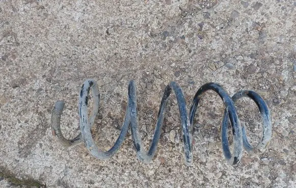 Volkswagen PASSAT B6 Front coil spring 
