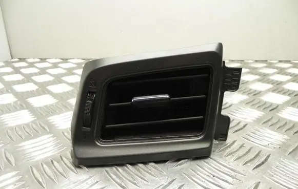 Toyota RAV 4 (XA40) Rear air vent grill 4556222080 I9554