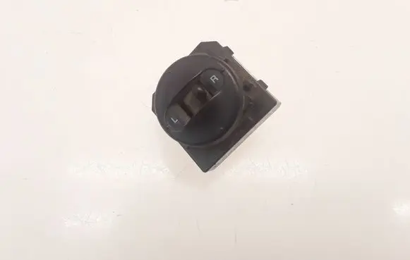 KIA Carens I Wing mirror switch