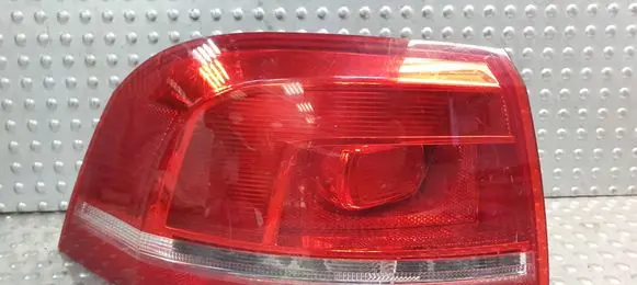 Volkswagen PASSAT B7 Rear/tail lights 