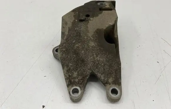BMW 3 G20 G21 Engine mounting bracket 6876207