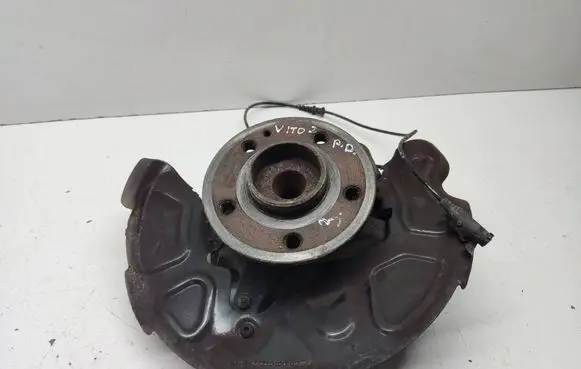 Mercedes-Benz Vito Viano W447 Front wheel hub A4474210100 A4479053402