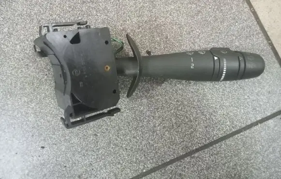 Renault Espace - Grand espace IV Tailgate/trunk/boot open switch 8200012244