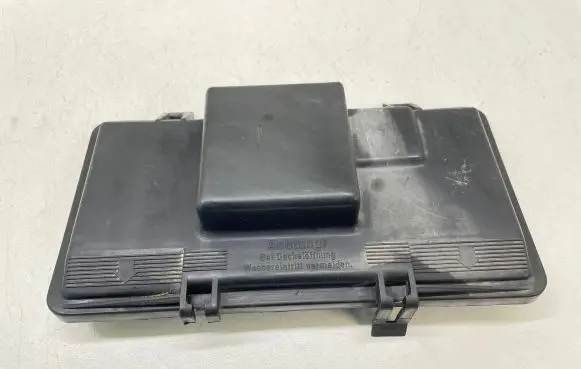 Audi 100 200 5000 C3 Fuse box cover 443941801A