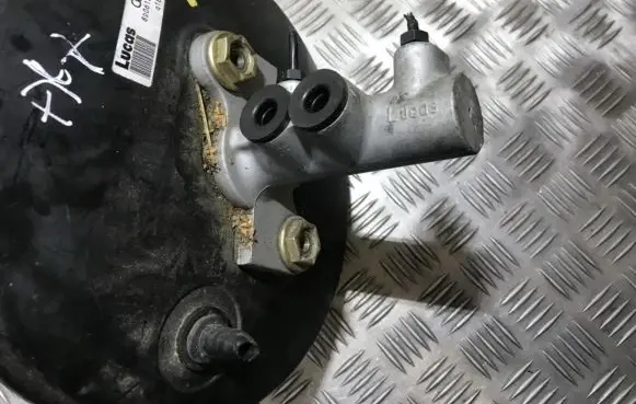 Audi A4 S4 B5 8D Master brake cylinder