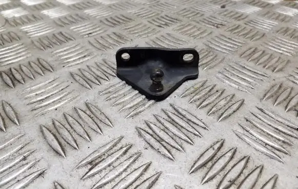 Hyundai ix35 Shock absorber/damper mounting bracket 