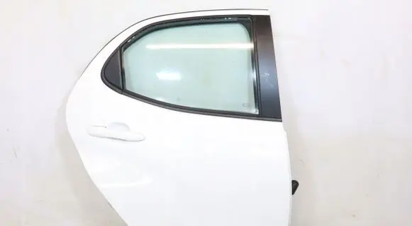 Toyota Yaris XP210 Rear door