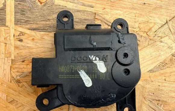 Hyundai i40 Air flap motor/actuator H400730880