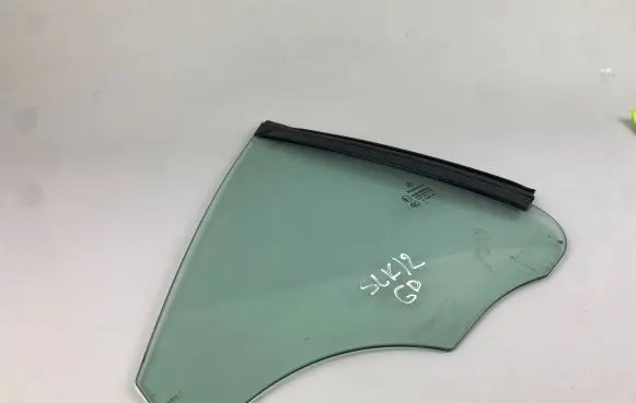Mercedes-Benz SLK R172 Rear side window AS2M3240DOT682 43R001582