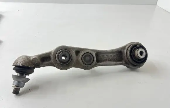 Mercedes-Benz C W205 Front lower control arm/wishbone 20513L