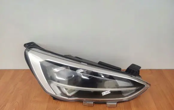 Ford Focus Headlight/headlamp JX7B13E014AE