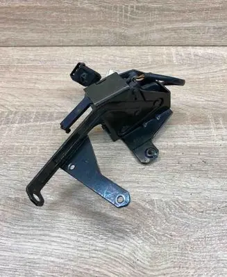 BMW 5 E39 Tailgate window lock/catch/latch 8238469 8381137