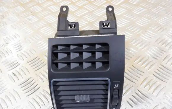 Volkswagen Touran II Dashboard side air vent grill/cover trim 1T0819703E