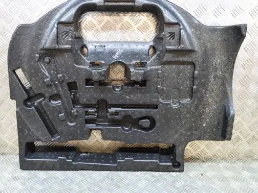 Mercedes-Benz GLE (W166 - C292) Other trunk/boot trim element A1668990600