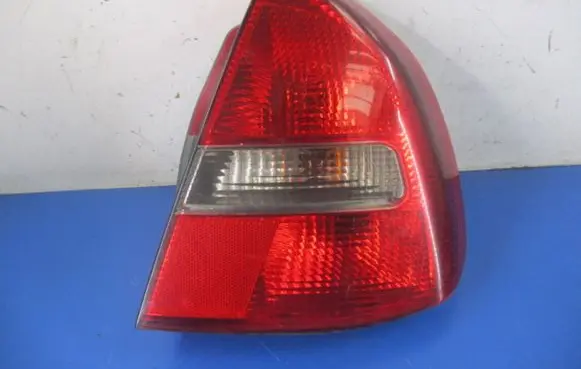 Mitsubishi Carisma Rear/tail lights