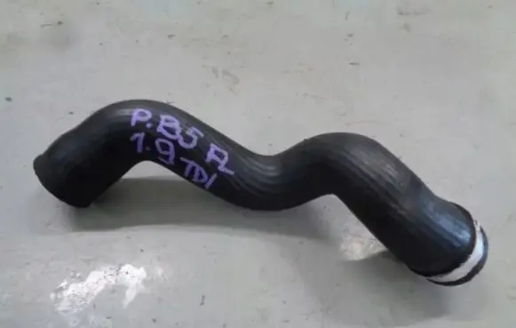 Volkswagen PASSAT B5.5 Coolant pipe/hose 