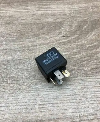Volkswagen PASSAT B6 Other relay 8D0951253A 373