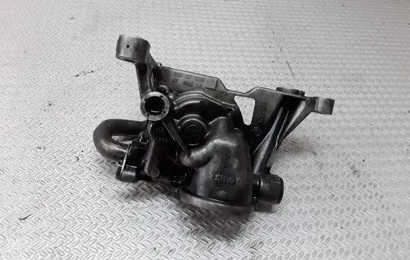 Audi A6 S6 C5 4B Oil pump 059115105G