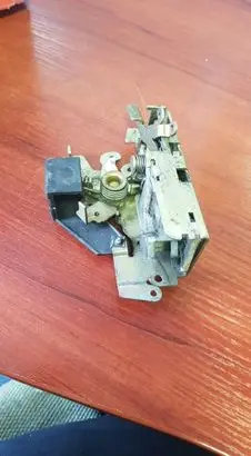 Mercedes-Benz Sprinter W901 W902 W903 W904 Front door lock 9017201235