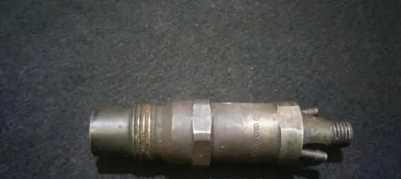 Volkswagen Golf III Fuel injector 028130