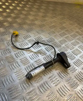 Mercedes-Benz E W213 Bonnet Pedestrian Airbag Actuator 2139062201