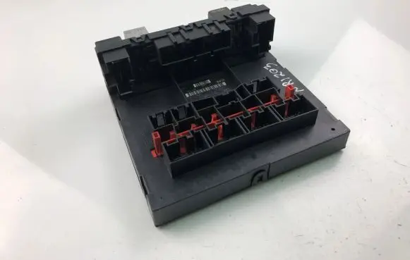 Volkswagen Golf VI Other control units/modules 3C0937046AJ