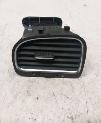 Volkswagen Golf VI Dashboard side air vent grill/cover trim 5K0819703 5K0819709 3KVBC6