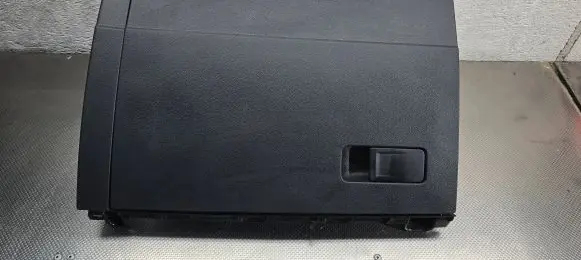 Volkswagen Golf VIII Glove box 5H1857097