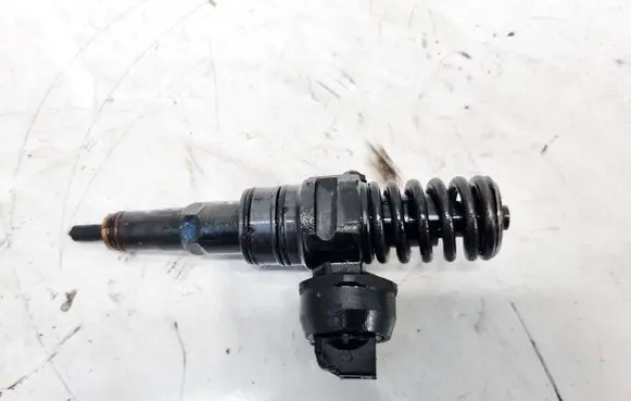 Volkswagen Jetta V Fuel injector 038130073AG 0414720215