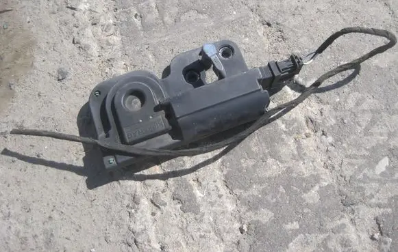 Volkswagen Multivan T6 Tailgate/trunk/boot lock/catch/latch 7L0827511E
