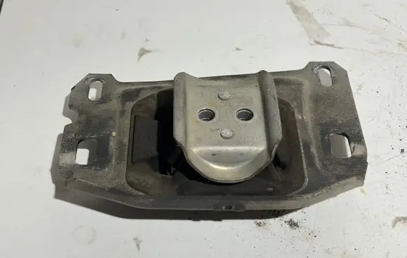 Citroen C5 Aircross Gearbox mount 9813699680