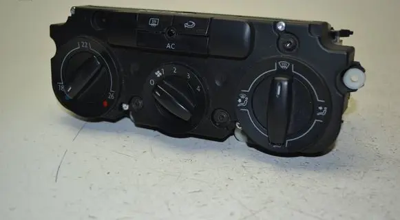 Volkswagen Touran I Climate control unit 13316