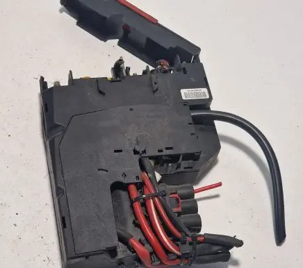 Mercedes-Benz C W204 Fuse box set A2075401650 2305001100428