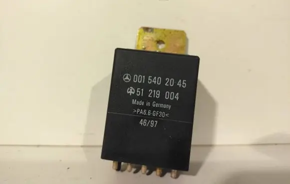 Mercedes-Benz Vito Viano W638 Other relay 0015402045 51219004